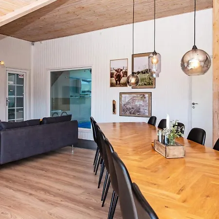 Nine-bedroom Holiday In Fano Sonderho
