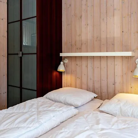 Nine-bedroom Holiday In Fano