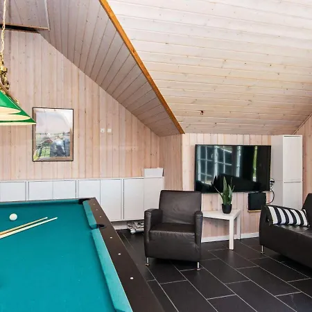 Prázdninový dům Nine-bedroom In Fano