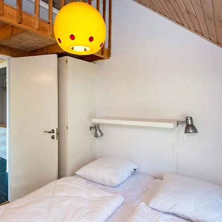 Nine-bedroom Holiday In Fano