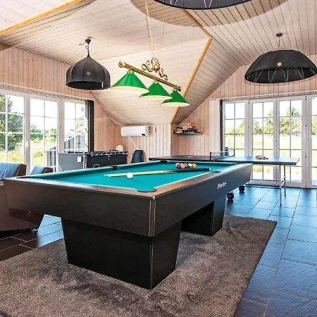 Nine-bedroom In Fano * Sønderho