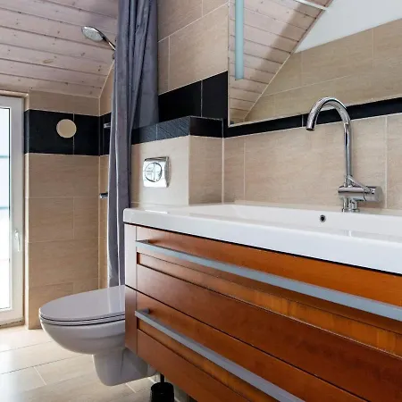 Prázdninový dům Nine-bedroom In Fano