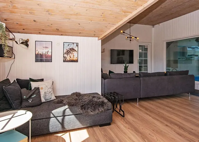 Nine-bedroom In Fano * Sønderho