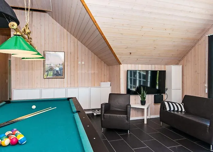 Prázdninový dům Nine-bedroom In Fano