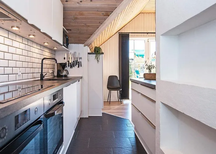 Nine-bedroom In Fano *